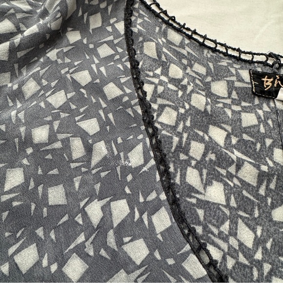 Johnny Was Biya Small 100% Silk Blouse Tunic Top ~ Relaxed Fit Gray Boho Modern - Picture 6 of 10